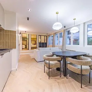 New Spacious 4 Star Family In Chic 16th District Paris